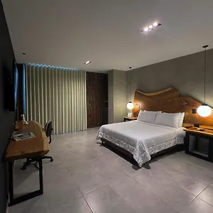 Zelva Negra **** Medellín