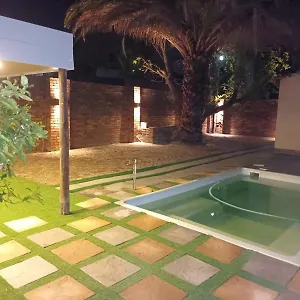 https://lodge-out.hotels-capetown.com